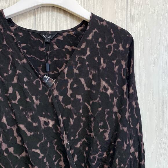 Rails Hillary Cheetah Blouse XS NWT - Picture 4 of 6